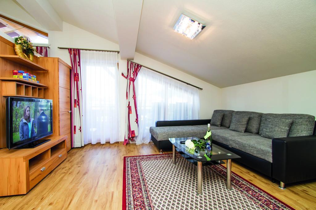 Gertis Ferienwohnung Hochfilzen Zimmer foto